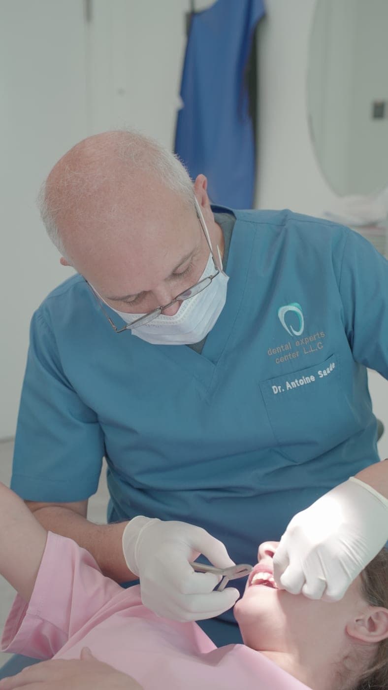 Dr. Antoine Saade au travail